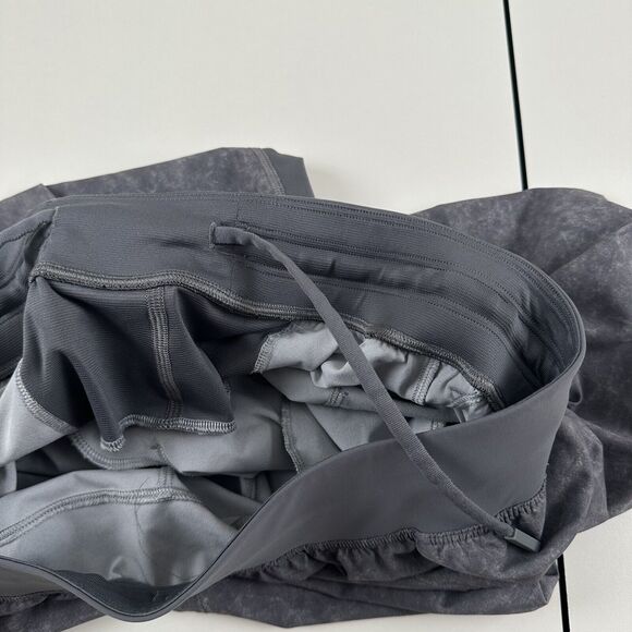 Lululemon The Short 9" Linerless Gravel Dust Asphalt Grey Mens Sz M - Picture 9 of 9